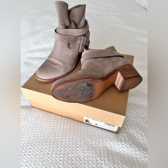 Women's UGG Booties - Picture 3 of 5